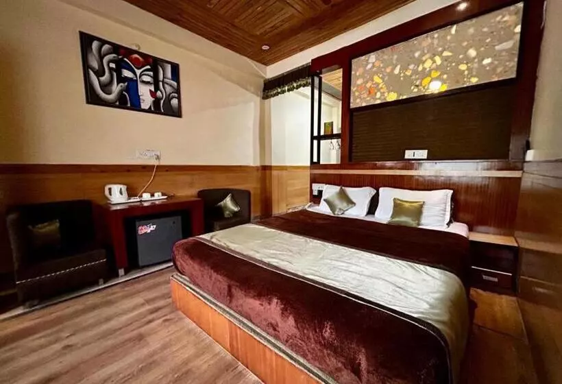 Goroomgo Hotel Gandhi S Paradise Dharamshala