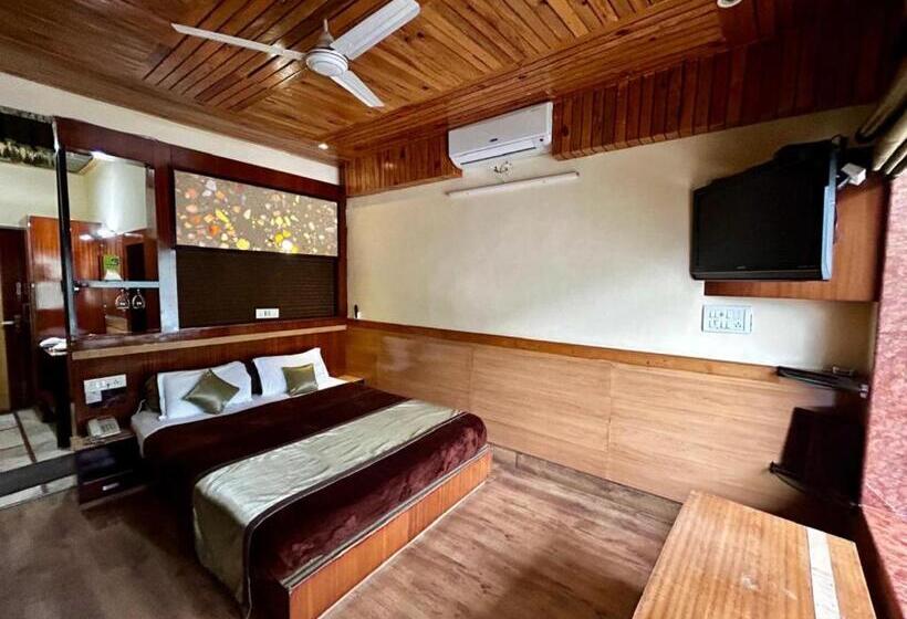 Goroomgo Hotel Gandhi S Paradise Dharamshala