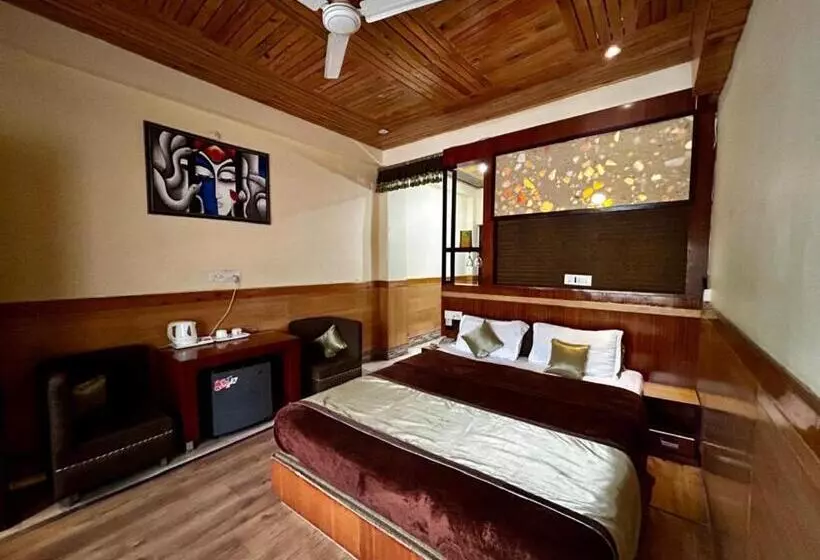 Goroomgo Hotel Gandhi S Paradise Dharamshala