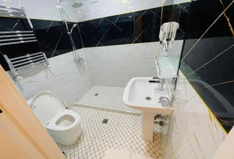 בית מלון כפרי Status Inn