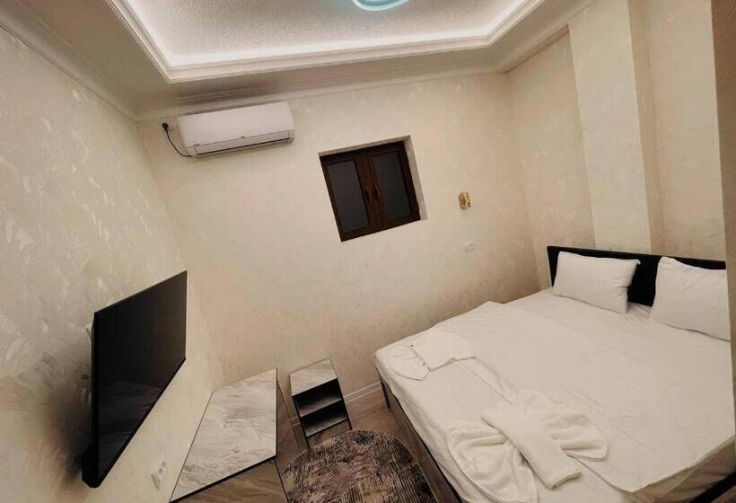 בית מלון כפרי Status Inn