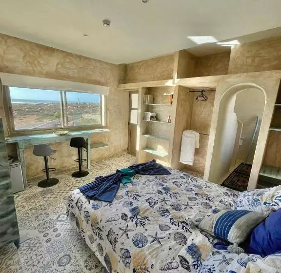 Majatalo Front De Mer  Red Sunset  Chambre Deluxe
