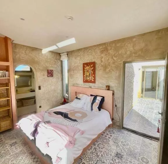 Majatalo Front De Mer  Red Sunset  Chambre Deluxe
