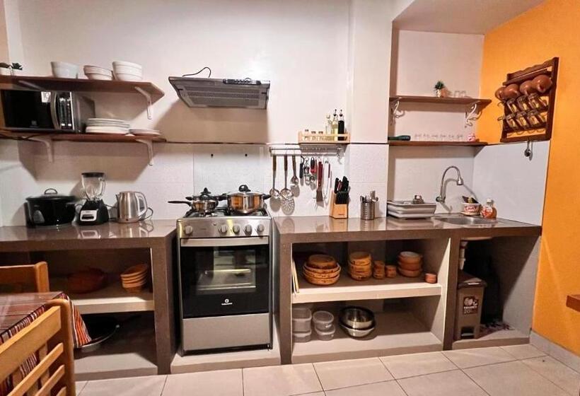 پانسیون Miranda S House