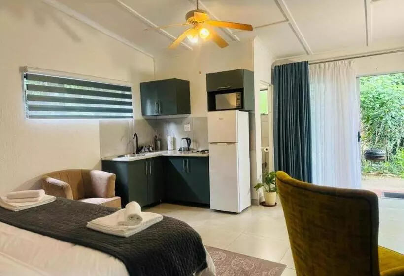 ペンション Room In Guest Room   Busa House Self Catering Guest House