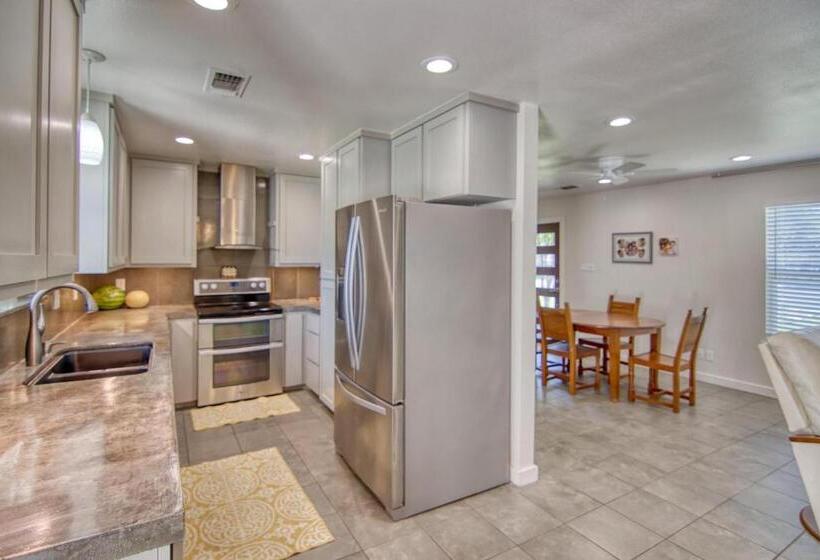 بنسيون Texas Topaz In Mason