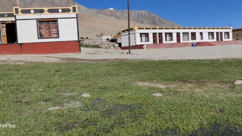 بنسيون Zamthapa Guest House Merak By Lexstays