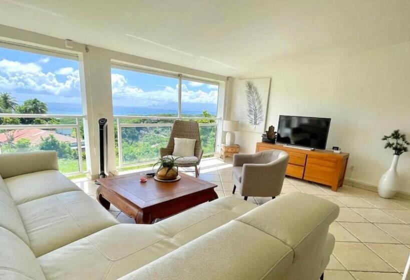 تختخواب و صبحانه La Romarine