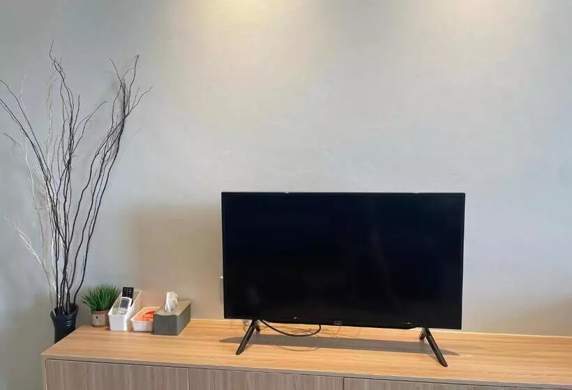 Getawayhub Roxy Sematan Beach Apartment