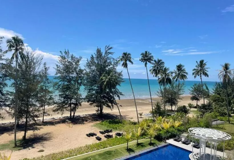 Getawayhub Roxy Sematan Beach Apartment