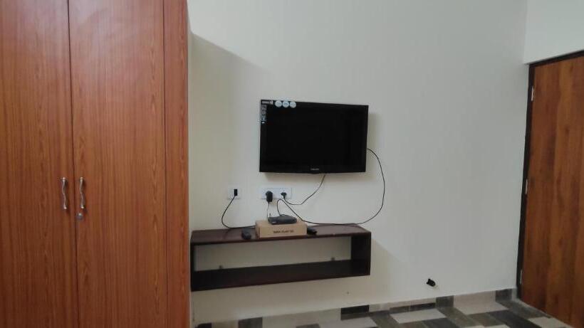 Hotel Ayyans Park Inn