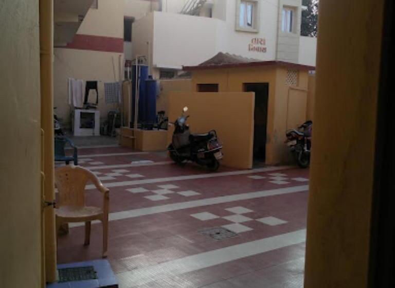 בית מלון כפרי City Guest House Bhuj