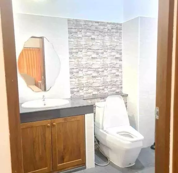 Hotelli Poo Villa Rawai