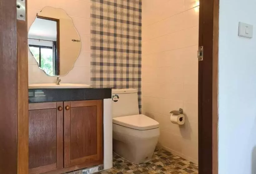 Hotelli Poo Villa Rawai