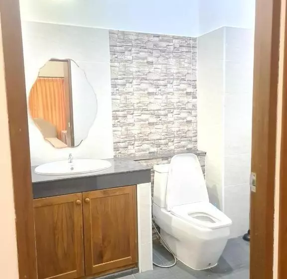 Hotelli Poo Villa Rawai