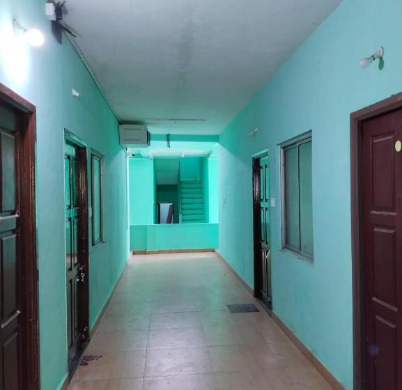 酒店 Srinivasa Serviced Apartment Keelkattalai