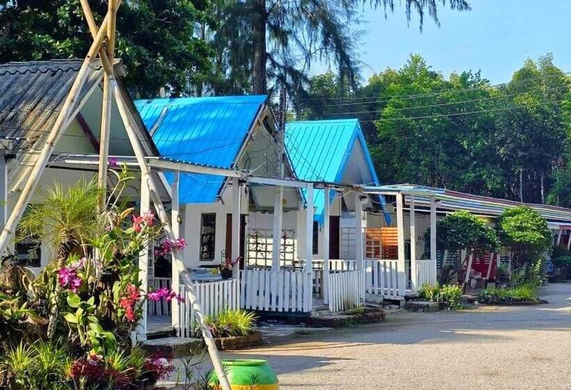 فندق The Nanda Beach Resort