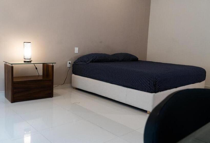 Infinity Suites Habitación Sencilla 104