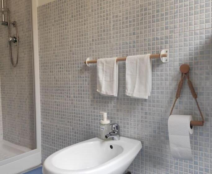 膳宿费 A Casuzza Sapurita