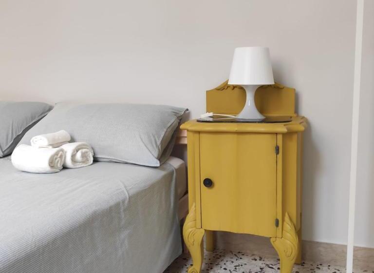 膳宿费 A Casuzza Sapurita