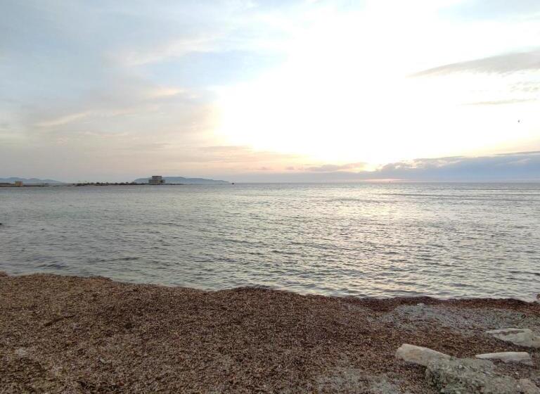 膳宿费 A Casuzza Sapurita