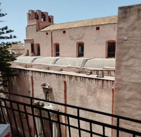 膳宿费 A Casuzza Sapurita