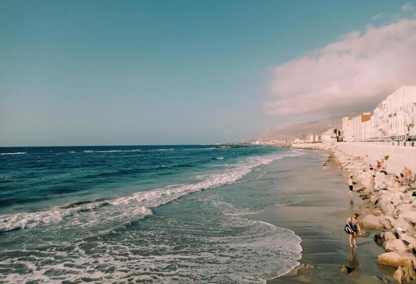 膳宿费 A Casuzza Sapurita