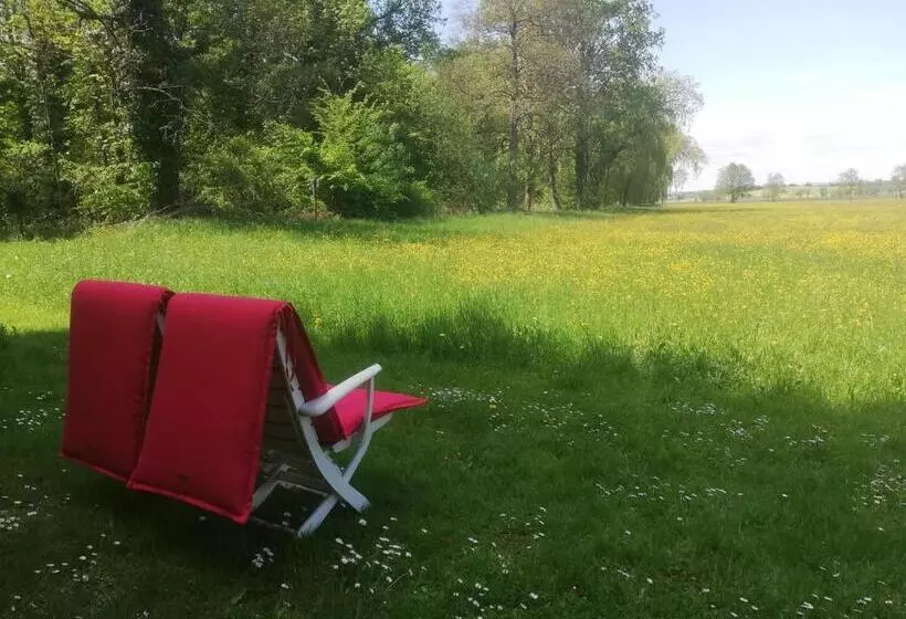 ペンション Gîte Coté Jardin