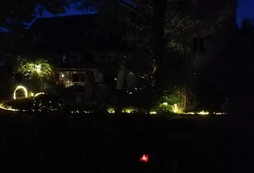 ペンション Gîte Coté Jardin