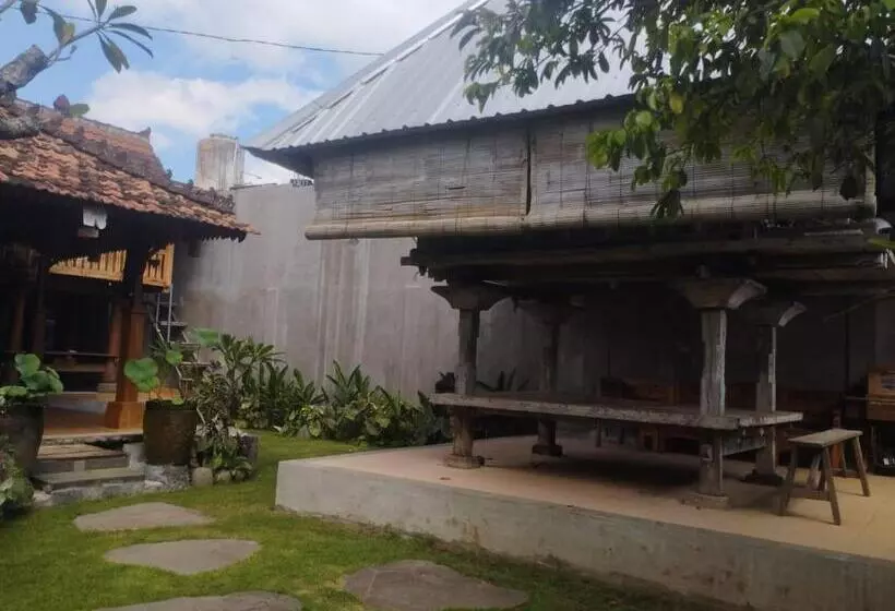 Majatalo Joglo Breeze Guesthouse And Villa