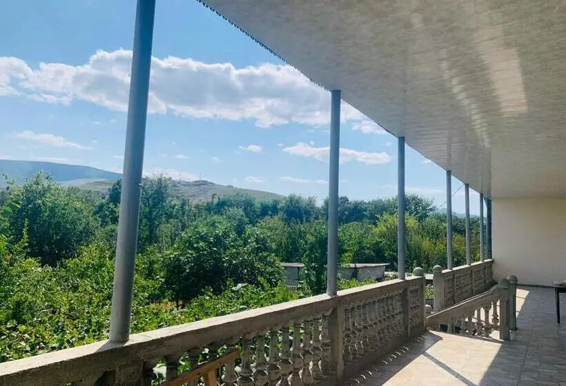 پانسیون Uplistsikhe Guest Paluma