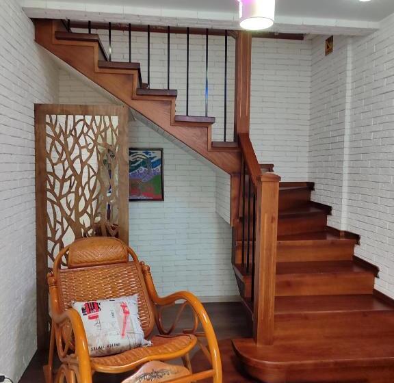 پانسیون The Oldman House