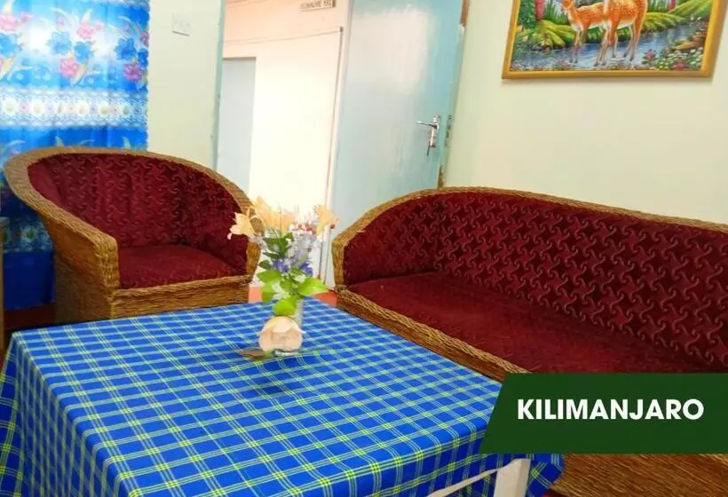 پانسیون Upperhill International Guest House