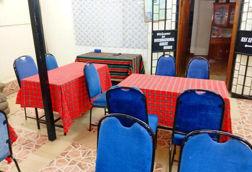 پانسیون Upperhill International Guest House