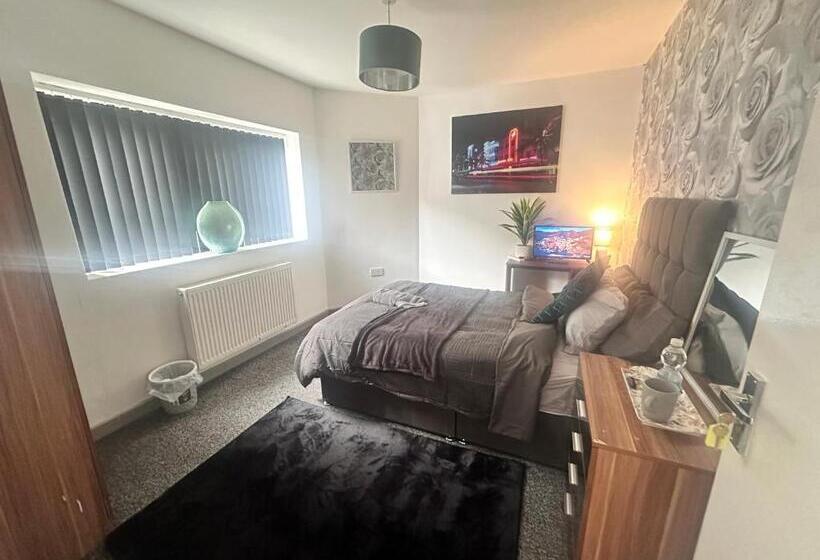 Adelphi Rooms Preston