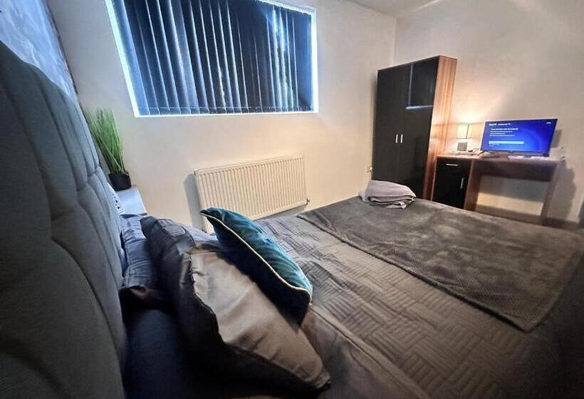 Adelphi Rooms Preston