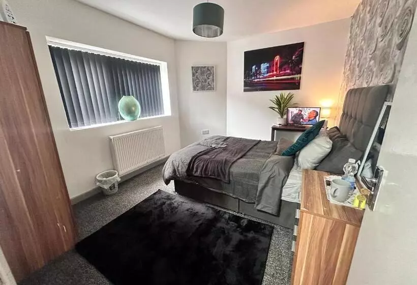 Adelphi Rooms Preston