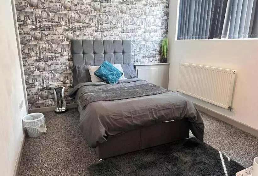 Adelphi Rooms Preston