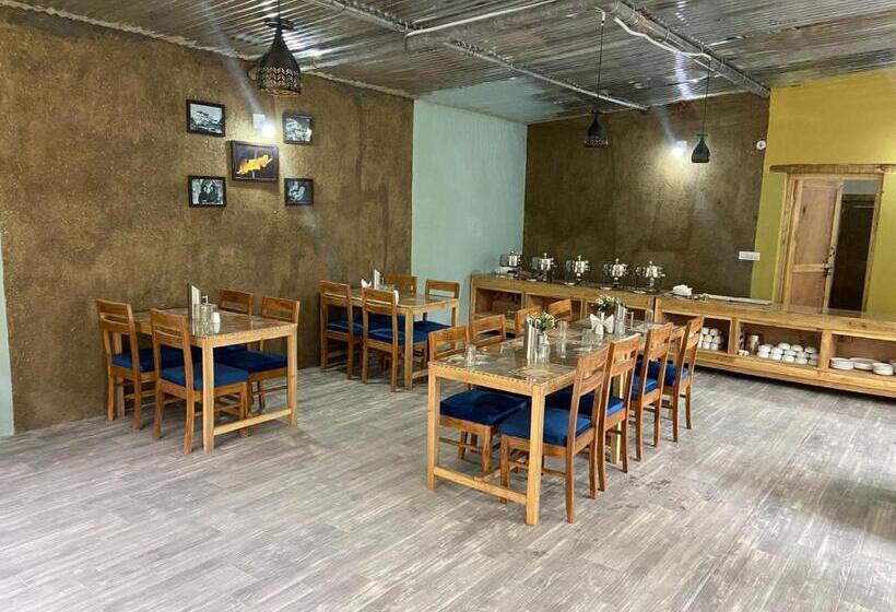 Bed and Breakfast Ladakh Mountian Escape Camp By Lexstays