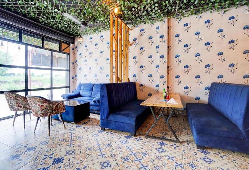 호텔 O Eat Out Cafe & Rooms