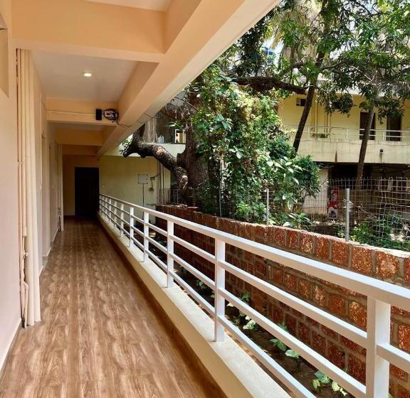 Hotelli Sterling Garden Beach