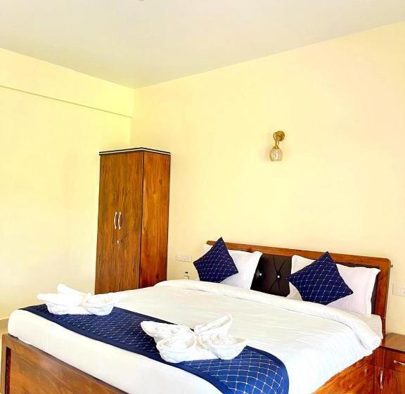 Hotelli Sterling Garden Beach