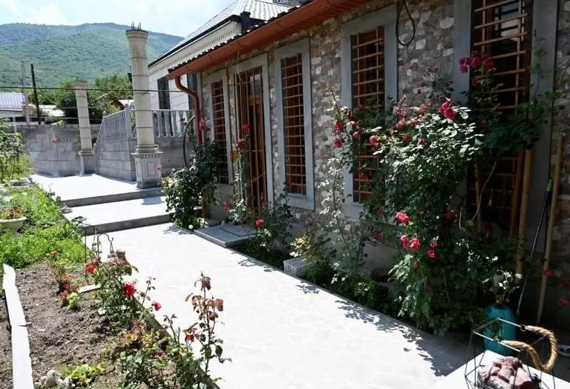 پانسیون Anar Guest House