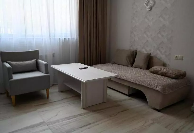 پانسیون Anar Guest House