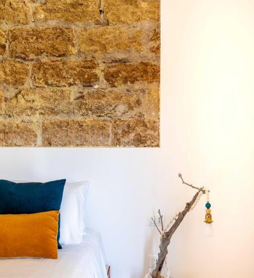 پانسیون Canceddi Rooms & Terrace