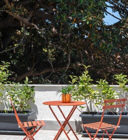 پانسیون Canceddi Rooms & Terrace