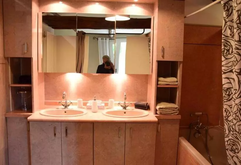 تختخواب و صبحانه La Chambre Des Amis Au Moulin Des Gypses