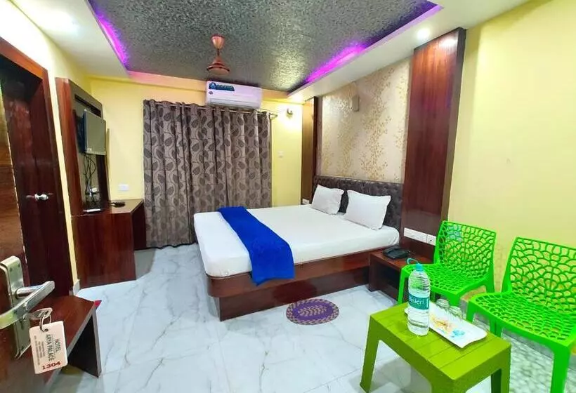 هتل Arya Palace Puri