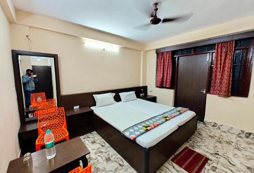 Hotel Arya Palace Puri