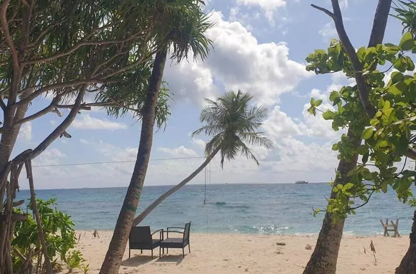 هتل Dhigurah Tourist